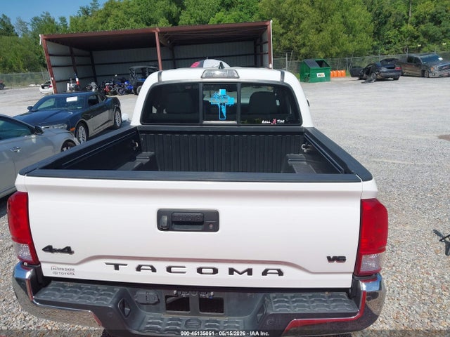 5TFCZ5AN8HX104104 Toyota Tacoma Sr5 V6