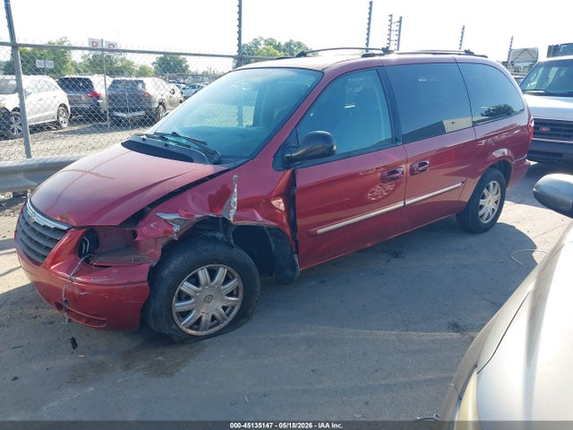 Продажа на аукционе авто 2005 Chrysler Town & Country Touring, vin: 2C8GP54L55R535400, номер лота: 45135147
