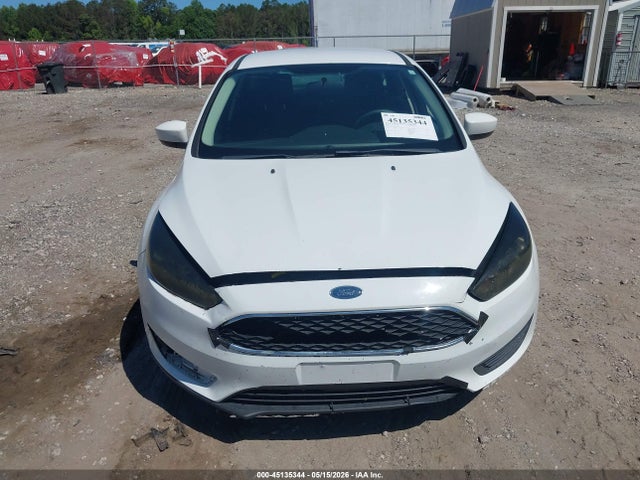1FADP3K22JL272407 Ford FOCUS SE