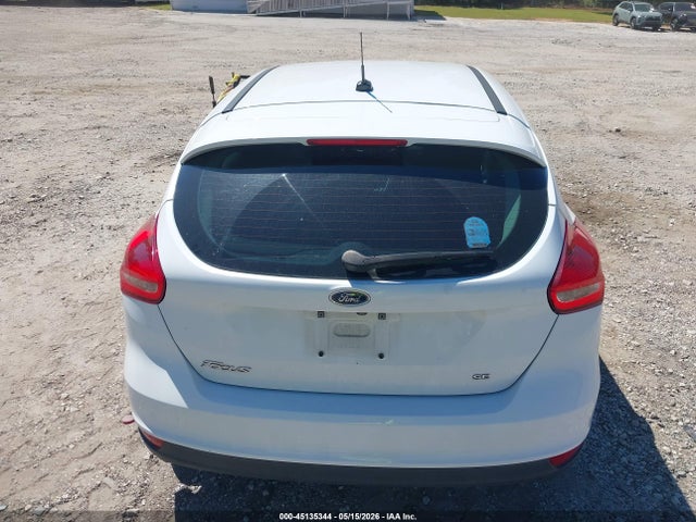 1FADP3K22JL272407 Ford FOCUS SE