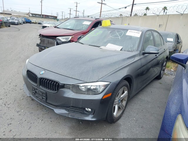 BMW 320i 2015 WBA3B1C58FK140246 Image 2