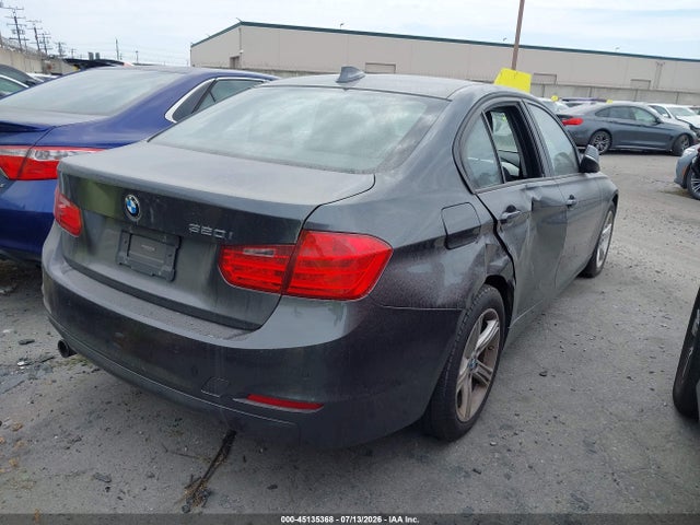 BMW 320i 2015 WBA3B1C58FK140246 Image 4