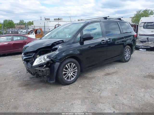Toyota SIENNA XLE 2020 5TDYZ3DC3LS038886 Image 2