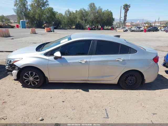 1G1BC5SM2J7100695 Chevrolet Cruze Ls Auto