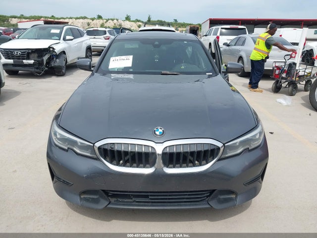 45135646 :رقم المزاد ، 3MW5R1J02M8C07191 vin ، 2021 Bmw 3 Series 330i مزاد بيع