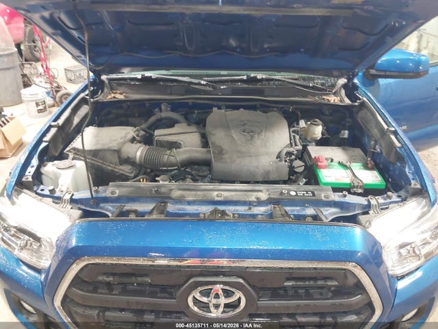 45135711 :رقم المزاد ، 5TFSZ5AN7HX108589 vin ، 2017 Toyota Tacoma Sr5 V6 مزاد بيع