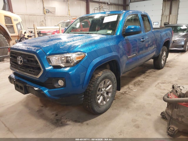 45135711 :رقم المزاد ، 5TFSZ5AN7HX108589 vin ، 2017 Toyota Tacoma Sr5 V6 مزاد بيع