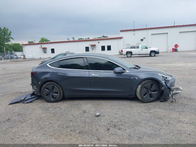 45135747 :رقم المزاد ، 5YJ3E1EBXKF209975 vin ، 2019 Tesla Model 3 Long Range/performance مزاد بيع