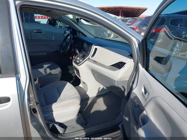 Toyota Sienna L 2020 5TDZZ3DC2LS057353 Image 5