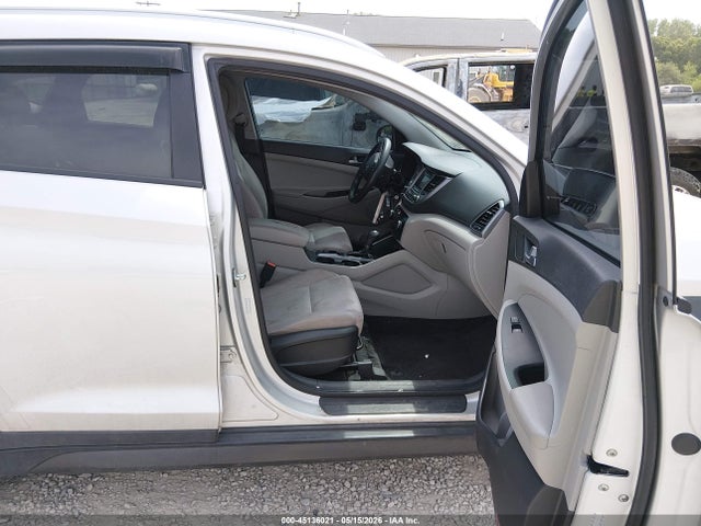 Продажа на аукционе авто 2016 Hyundai Tucson Se, vin: KM8J33A46GU109897, номер лота: 45136021