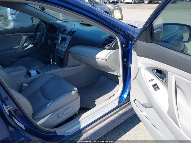 45136056 :رقم المزاد ، 4T1BK3EK5BU627072 vin ، 2011 Toyota Camry Se V6 مزاد بيع