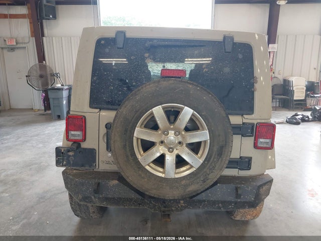 1C4BJWEG2HL578819 Jeep Wrangler Unlimited Sahara 4x4
