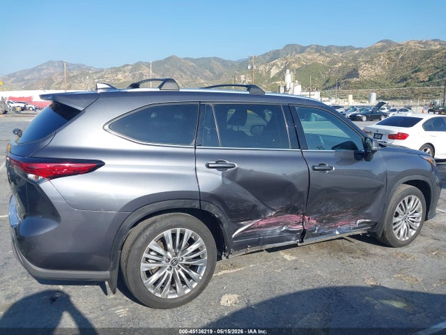 Toyota Highlander Platinum 2023 5TDKDRAHXPS043273 Image 13