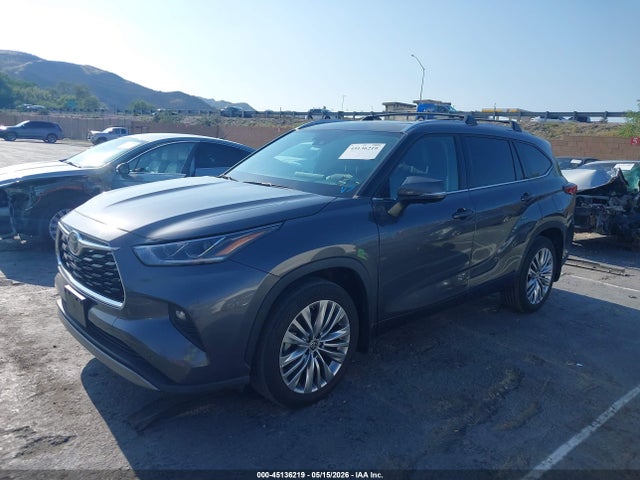 Toyota Highlander Platinum 2023 5TDKDRAHXPS043273 Image 14