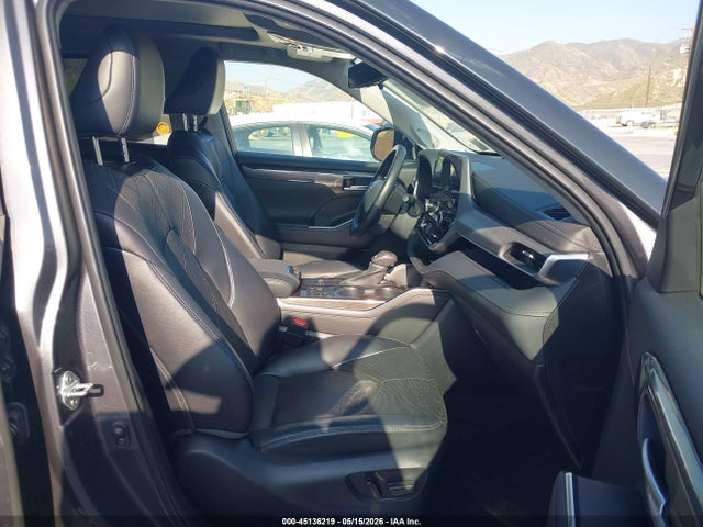 Toyota Highlander Platinum 2023 5TDKDRAHXPS043273 Image 5