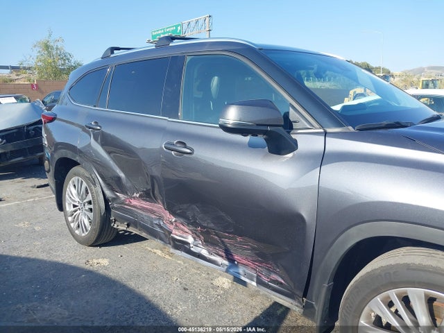 Toyota Highlander Platinum 2023 5TDKDRAHXPS043273 Image 6