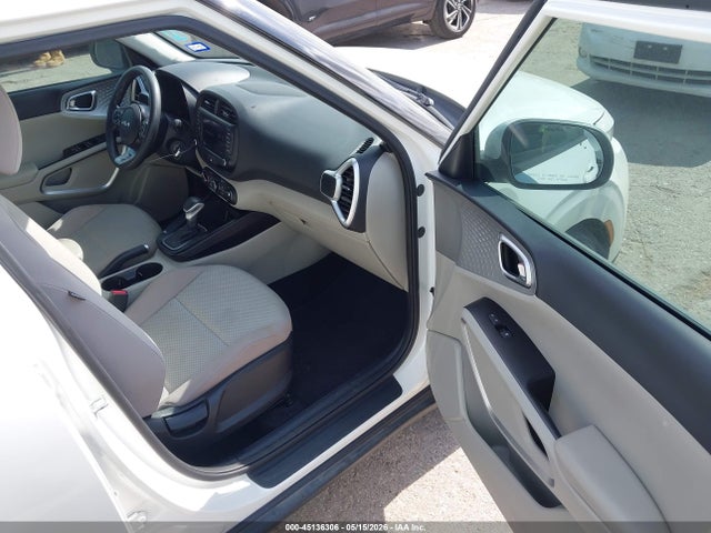 2022 Kia Soul Lx მანქანა იყიდება აუქციონზე, vin: KNDJ23AU5N7168572, აუქციონის ნომერი: 45136306