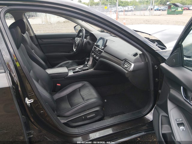 Продаж на аукціоні авто 2018 Honda Accord Touring, vin: 1HGCV1F93JA070003, номер лоту: 45136360