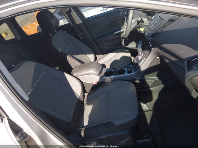 1FMCU0GX5FUC01216 Ford ESCAPE SE