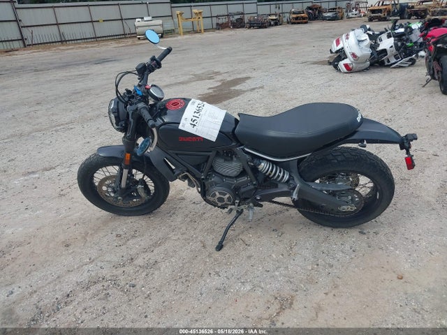 45136526 :رقم المزاد ، ML015ANM8GT007164 vin ، 2016 Ducati Scrambler 800 مزاد بيع