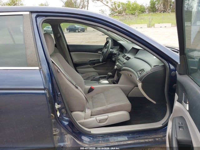 45136559 :رقم المزاد ، 1HGCP2F36BA083244 vin ، 2011 Honda Accord 2.4 Lx مزاد بيع