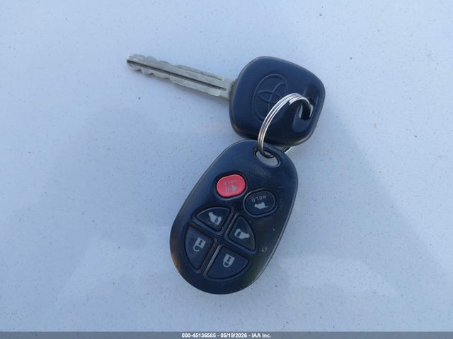 5TDXK3DC5ES492608 Toyota Sienna Se 8 Passenger
