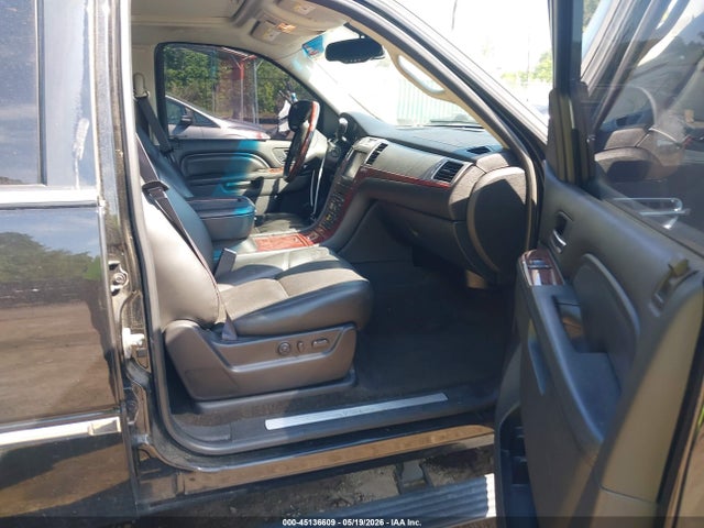 45136609 :رقم المزاد ، 1GYS4HEF1DR343050 vin ، 2013 Cadillac Escalade Esv Luxury مزاد بيع
