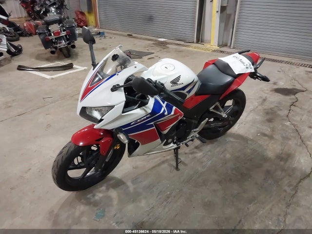 Honda Cbr300 R 2015 MLHNC5101F5101503 Image 2