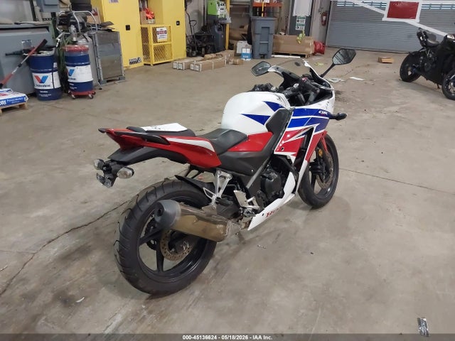 Honda Cbr300 R 2015 MLHNC5101F5101503 Image 4