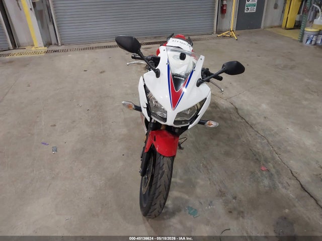 Honda Cbr300 R 2015 MLHNC5101F5101503 Image 5