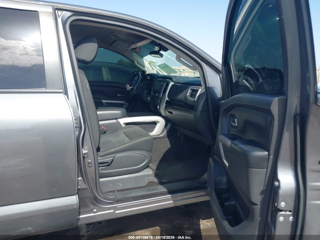 1N6AA1E63JN533949 Nissan TITAN SV