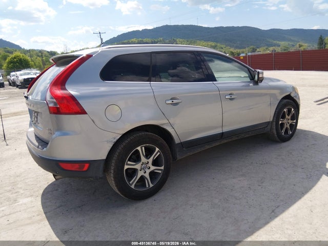 Продаж на аукціоні авто 2013 Volvo Xc60 T6/t6 Platinum/t6 Premier Plus/t6 R-design/t6 R-design Platinum/t6 R-design Premier Plus, vin: YV4902DZ0D2386938, номер лоту: 45136745