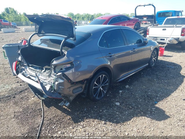 45136798 :رقم المزاد ، 4T1G11AK3LU944174 vin ، 2020 Toyota Camry Se مزاد بيع