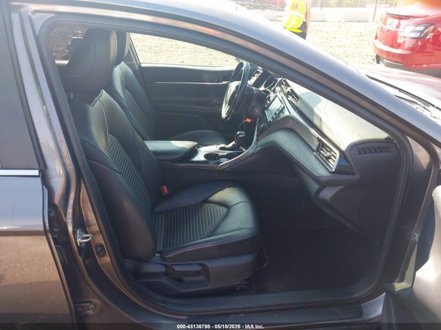 45136798 :رقم المزاد ، 4T1G11AK3LU944174 vin ، 2020 Toyota Camry Se مزاد بيع