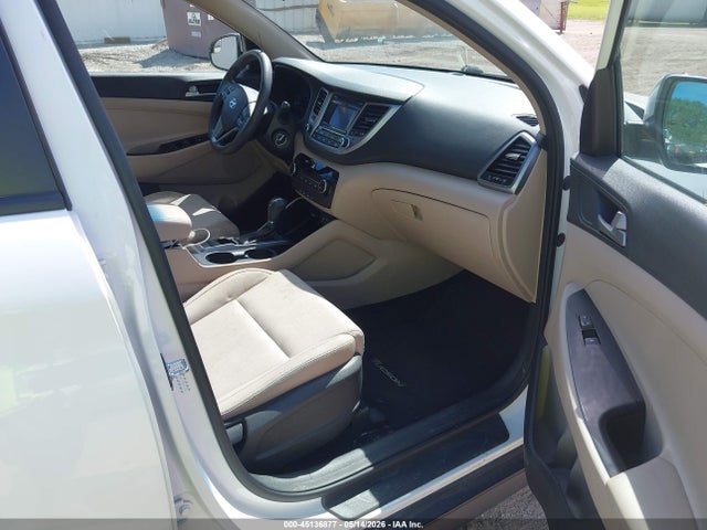 45136877 :رقم المزاد ، KM8J23A41HU579212 vin ، 2017 Hyundai Tucson Se مزاد بيع