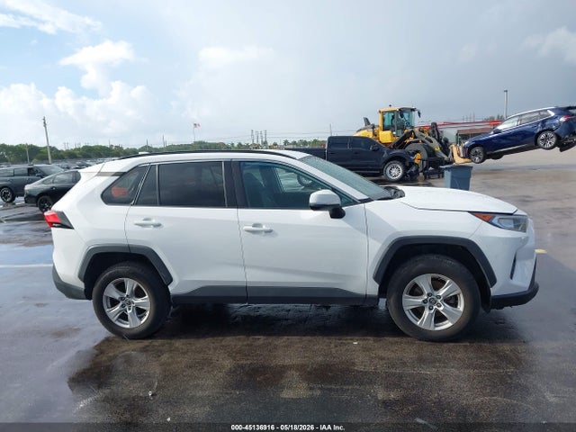 45136916 :رقم المزاد ، 2T3W1RFVXMC125122 vin ، 2021 Toyota Rav4 Xle مزاد بيع
