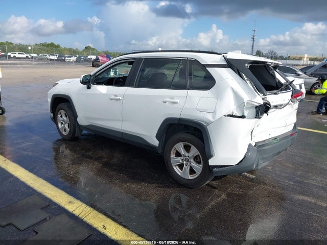 45136916 :رقم المزاد ، 2T3W1RFVXMC125122 vin ، 2021 Toyota Rav4 Xle مزاد بيع