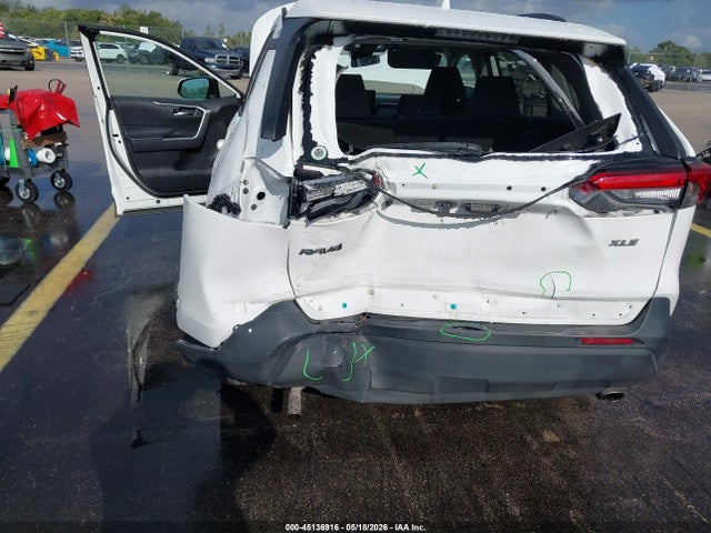45136916 :رقم المزاد ، 2T3W1RFVXMC125122 vin ، 2021 Toyota Rav4 Xle مزاد بيع