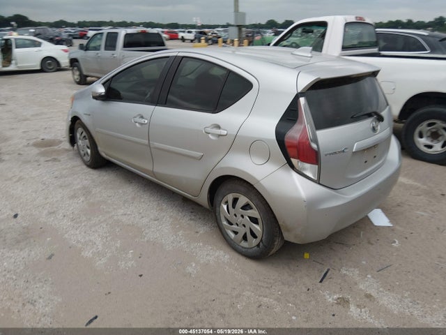 Продажа на аукционе авто 2015 Toyota Prius C Three, vin: JTDKDTB3XF1581080, номер лота: 45137054