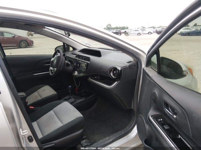 Продажа на аукционе авто 2015 Toyota Prius C Three, vin: JTDKDTB3XF1581080, номер лота: 45137054