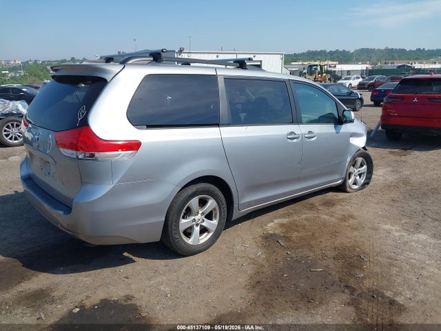 2012 Toyota Sienna Le V6 8 Passenger მანქანა იყიდება აუქციონზე, vin: 5TDKK3DC7CS224439, აუქციონის ნომერი: 45137109