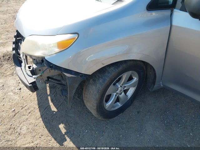2012 Toyota Sienna Le V6 8 Passenger მანქანა იყიდება აუქციონზე, vin: 5TDKK3DC7CS224439, აუქციონის ნომერი: 45137109