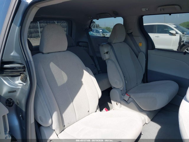 2012 Toyota Sienna Le V6 8 Passenger მანქანა იყიდება აუქციონზე, vin: 5TDKK3DC7CS224439, აუქციონის ნომერი: 45137109