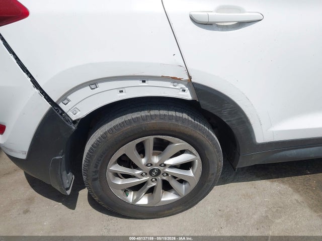 KM8J23A40GU248006 Hyundai TUCSON SE