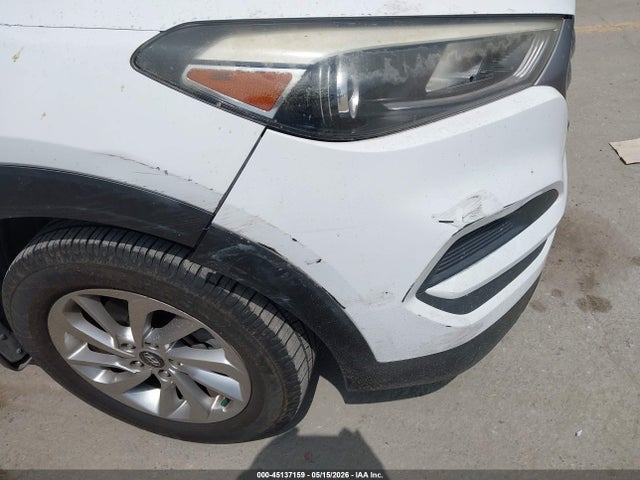 KM8J23A40GU248006 Hyundai TUCSON SE