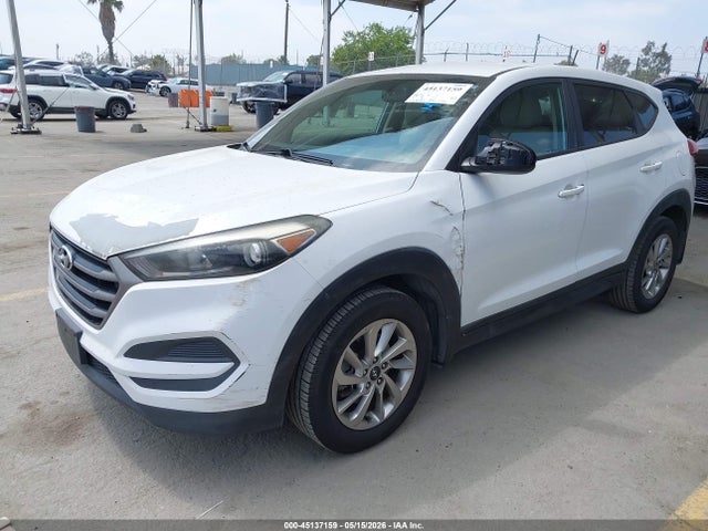 KM8J23A40GU248006 Hyundai TUCSON SE