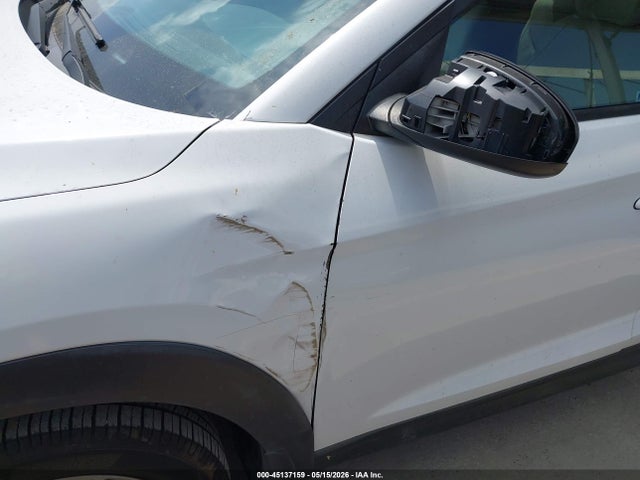 KM8J23A40GU248006 Hyundai TUCSON SE