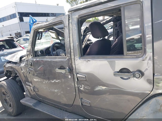 1C4BJWDG5JL831705 Jeep Wrangler Jk Unlimited Sport 4x4