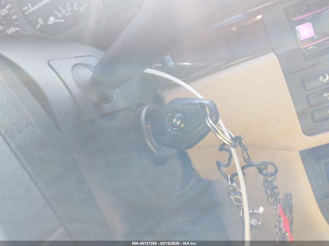 45137255 :رقم المزاد ، WBAET37415NJ90535 vin ، 2005 Bmw 325i مزاد بيع