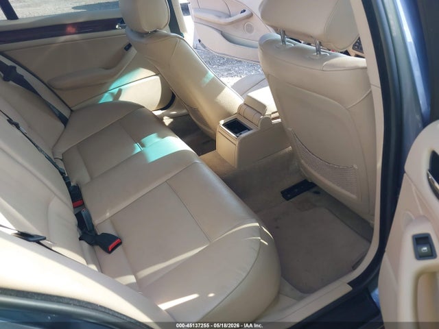 45137255 :رقم المزاد ، WBAET37415NJ90535 vin ، 2005 Bmw 325i مزاد بيع